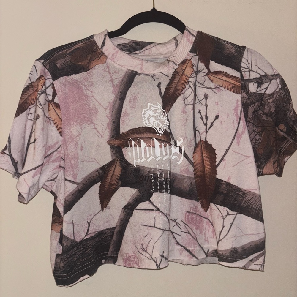 Darc Sport wolves premium pink woodland, crop oversized tee